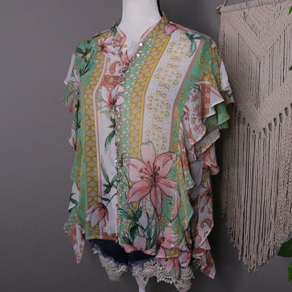 ‎Cupio | Short Sleeve Ruffled Floral Blouse